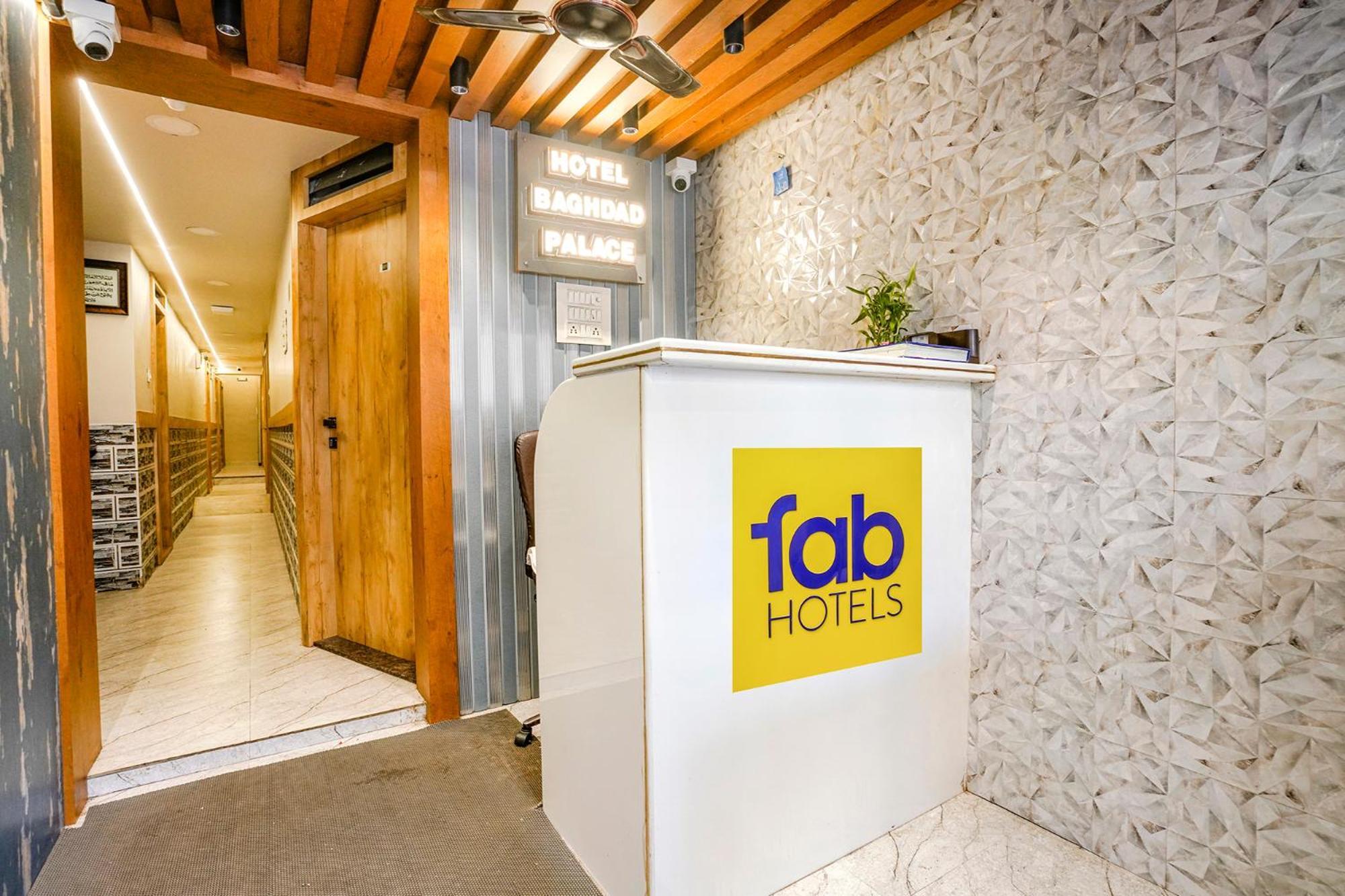 Fabexpress Baghdad Palace Hotell Mumbai Exteriör bild