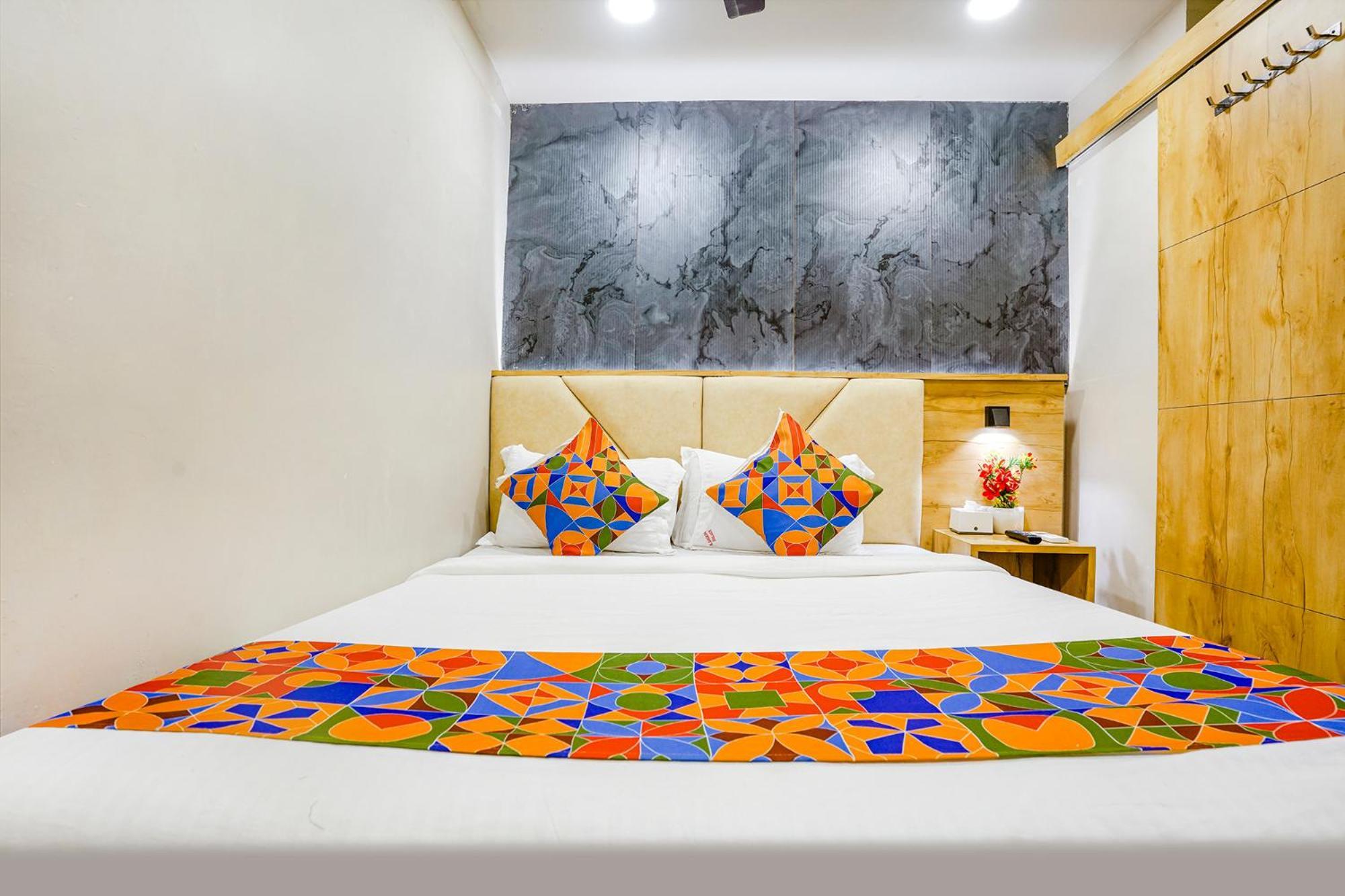 Fabexpress Baghdad Palace Hotell Mumbai Exteriör bild